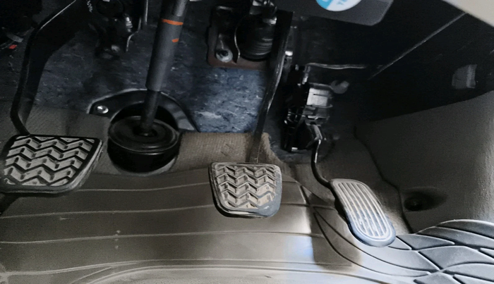 2014 Toyota Fortuner 3.0 4X2 MT, Diesel, Manual, 98,641 km, interior