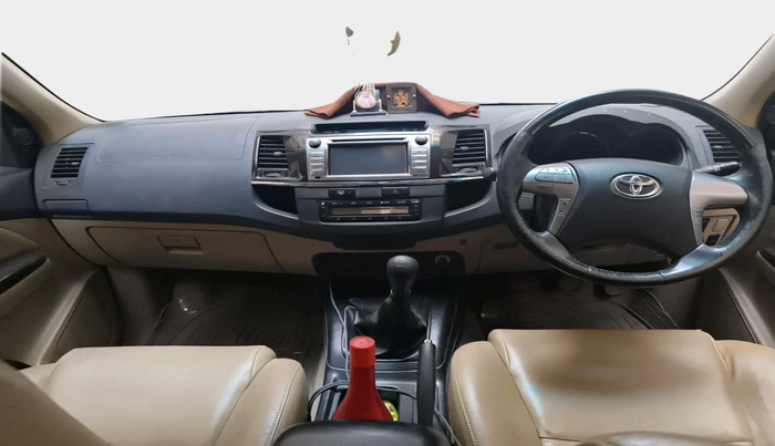 2014 Toyota Fortuner 3.0 4X2 MT, Diesel, Manual, 98,641 km, interior