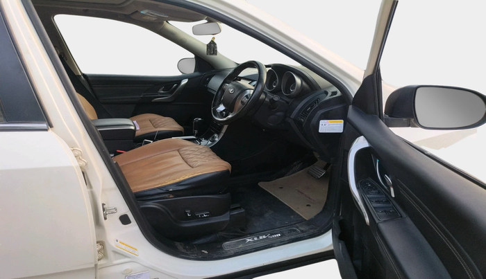 2021 Mahindra XUV500 W11 (O) AT, Diesel, Automatic, 91,891 km, interior