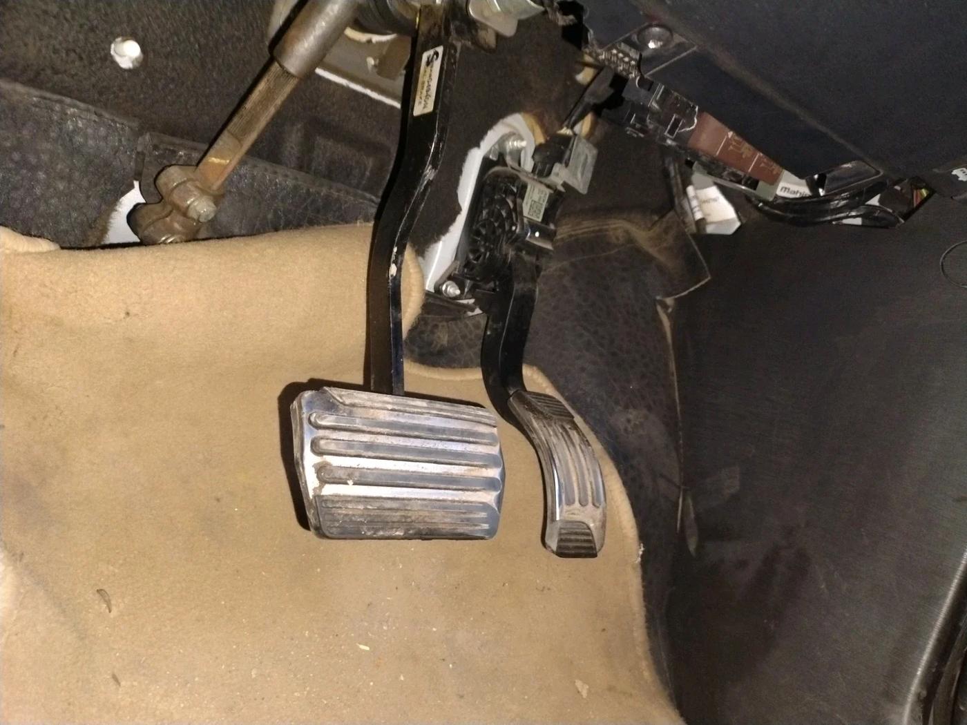 2021 Mahindra XUV500 W11 (O) AT, Diesel, Automatic, 95,000 km, interior