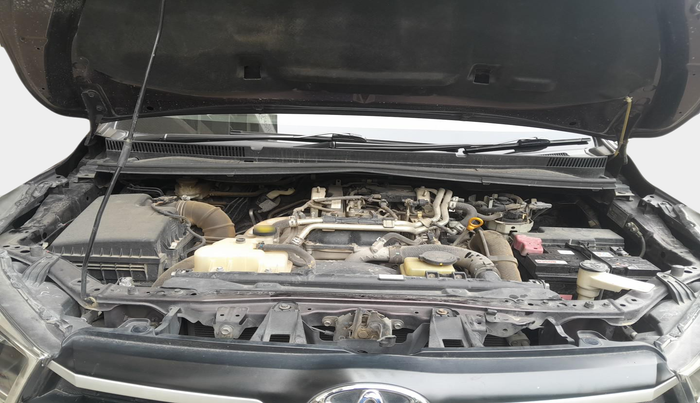 2016 Toyota Innova Crysta 2.4 G 7 STR, Diesel, Manual, 85,947 km, exterior