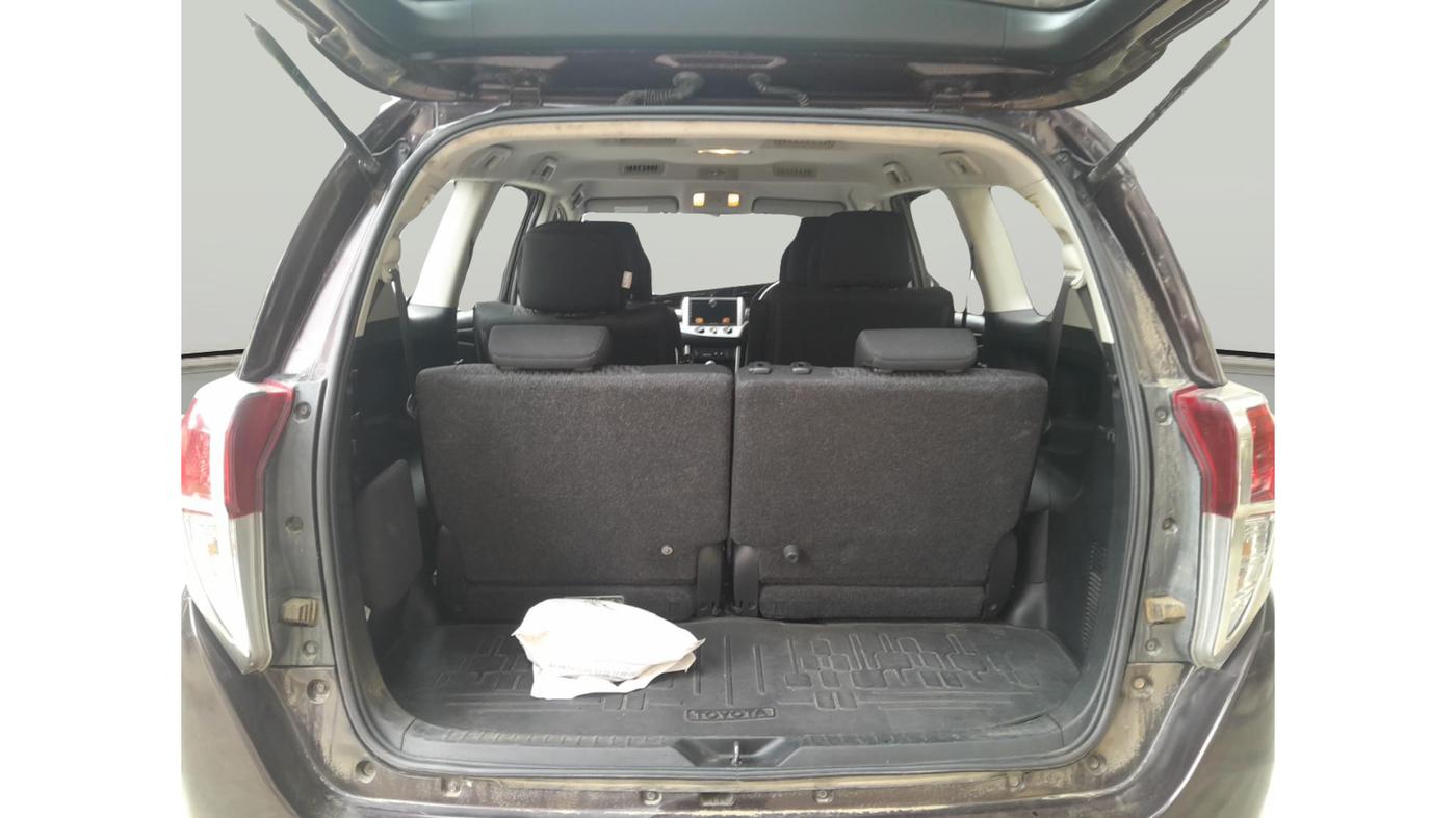 2016 Toyota Innova Crysta 2.4 G 7 STR, Diesel, Manual, 85,947 km, exterior