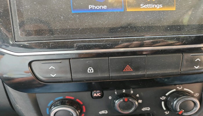 2021 Renault Kwid RXT 1.0 AMT (O), Petrol, Automatic, 88,200 km, interior