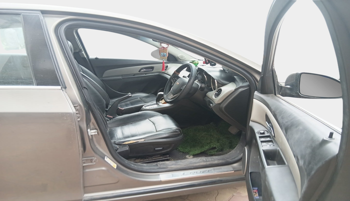 2013 Chevrolet Cruze LTZ AT, Diesel, Automatic, 92,598 km, interior