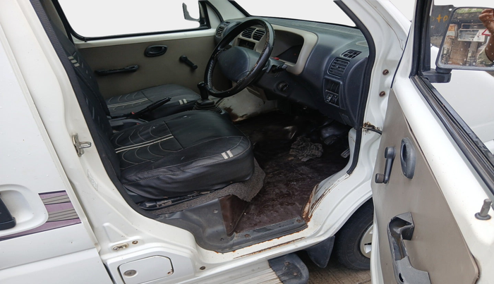 2014 Maruti Eeco 5 STR WITH A/C+HTR, Petrol, Manual, 94,975 km, interior