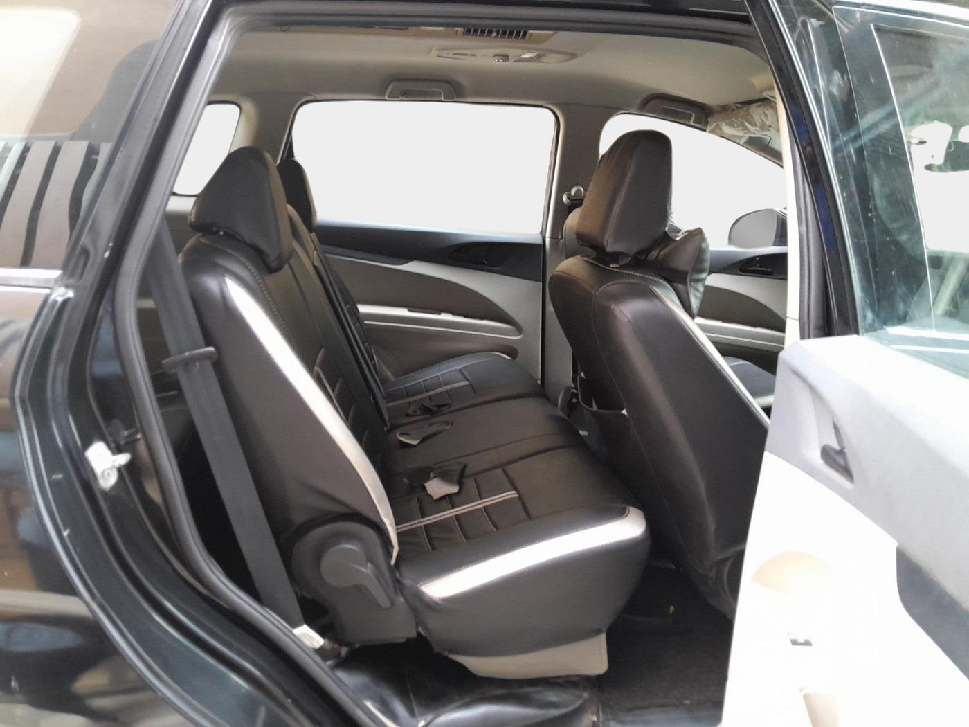 2018 Mahindra MARAZZO M4 8 STR, Diesel, Manual, 60,438 km, interior