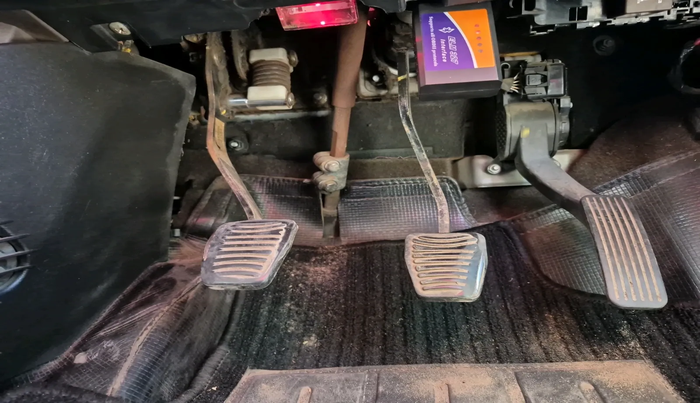 2015 Mahindra XUV500 W6, Diesel, Manual, 1,39,004 km, interior