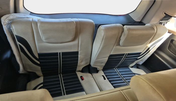 2015 Mahindra XUV500 W6, Diesel, Manual, 1,39,004 km, interior