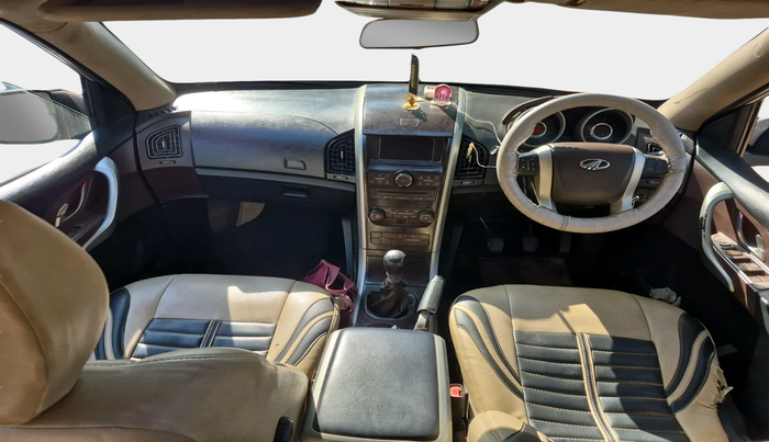 2015 Mahindra XUV500 W6, Diesel, Manual, 1,39,004 km, interior