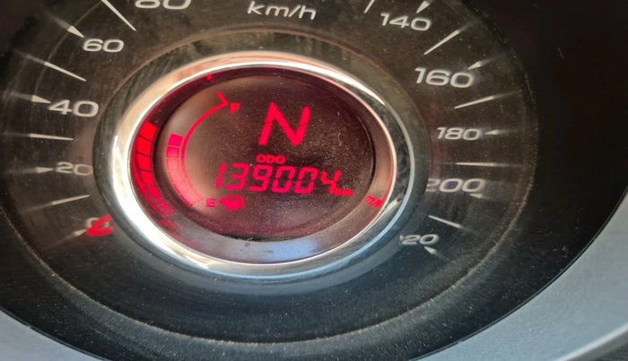 2015 Mahindra XUV500 W6, Diesel, Manual, 1,39,004 km, interior