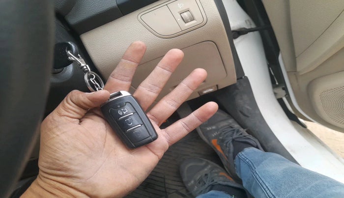 2014 Hyundai Eon D-LITE+, Petrol, Manual, 48,637 km, interior