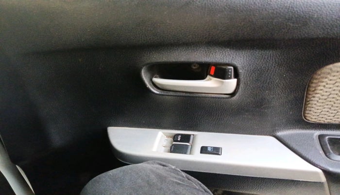 2014 Maruti Wagon R 1.0 LXI, Petrol, Manual, 1,21,894 km, interior