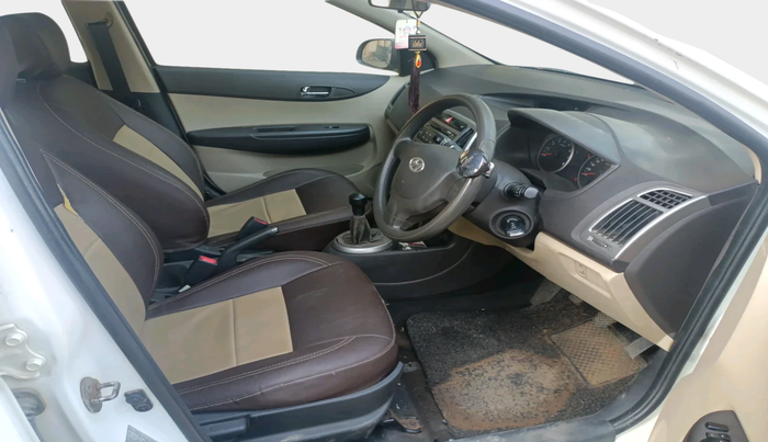 2013 Hyundai i20 MAGNA (O) 1.2, Petrol, Manual, 38,426 km, interior