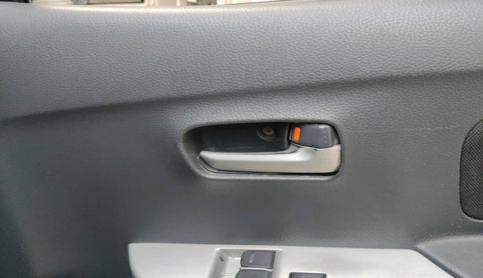 2011 Maruti Wagon R 1.0 LXI, Petrol, Manual, 1,26,422 km, interior