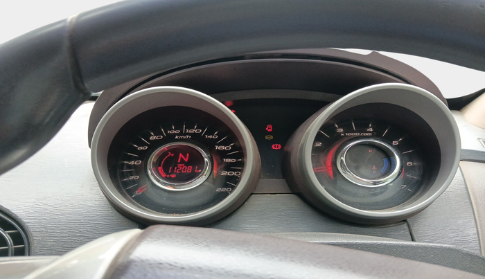 2014 Mahindra XUV500 W6, Diesel, Manual, 1,12,081 km, interior