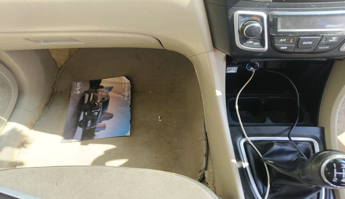 2018 Maruti Ciaz DELTA 1.5 SHVS MT PETROL, Petrol, Manual, 1,66,996 km, interior