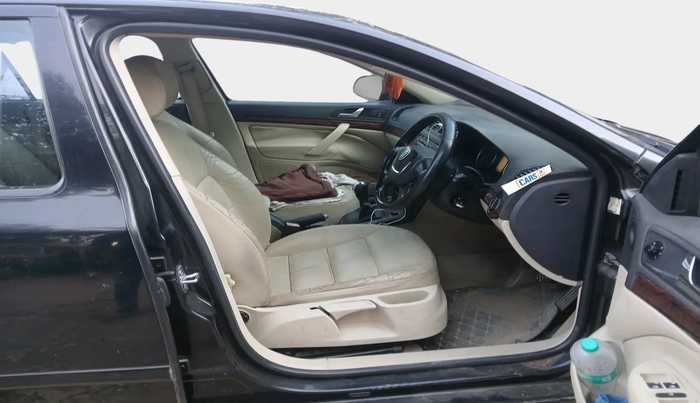 2010 Skoda Laura AMBIENTE 1.9 TDI MT, Diesel, Manual, 79,335 km, interior