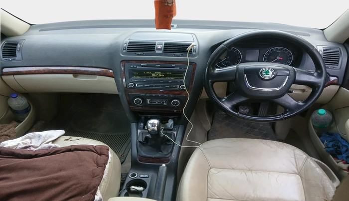 2010 Skoda Laura AMBIENTE 1.9 TDI MT, Diesel, Manual, 79,335 km, interior