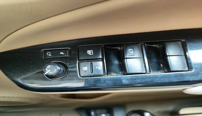 2018 Toyota YARIS V CVT, Petrol, Automatic, 1,16,205 km, interior