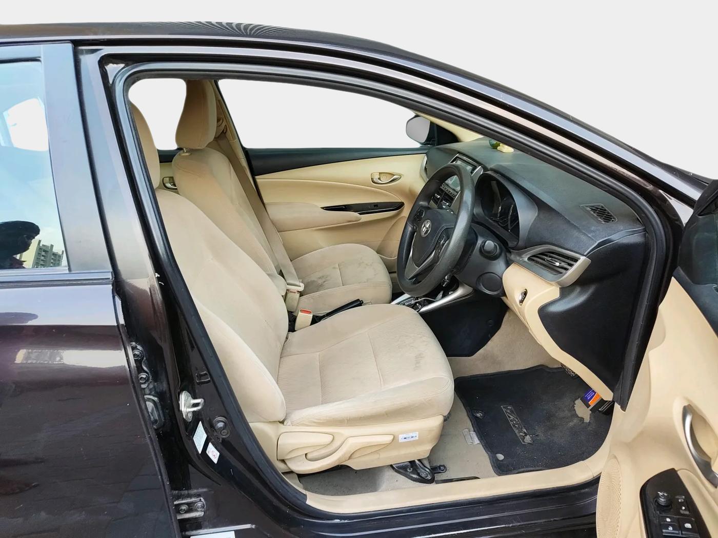 2018 Toyota YARIS V CVT, Petrol, Automatic, 1,16,205 km, interior