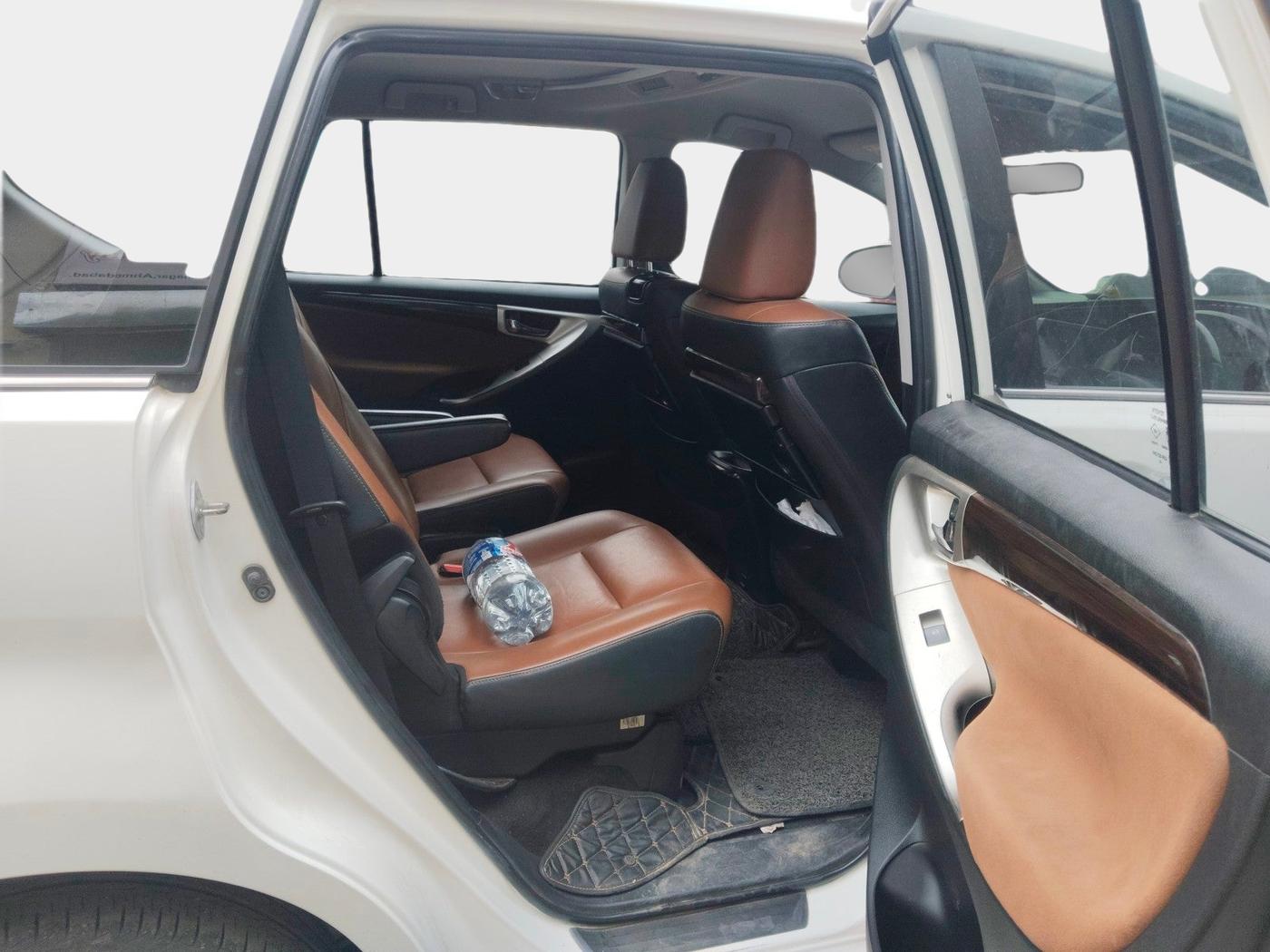 2019 Toyota Innova Crysta 2.7 ZX AT 7 STR, Petrol, Automatic, 2,77,177 km, interior