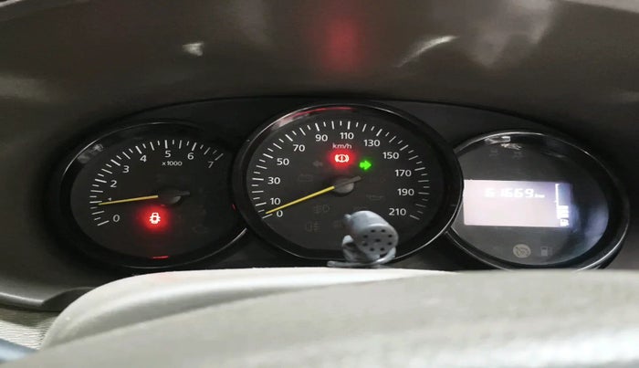 2015 Renault Lodgy 110 PS RXL 8STR, Diesel, Manual, 61,669 km, interior