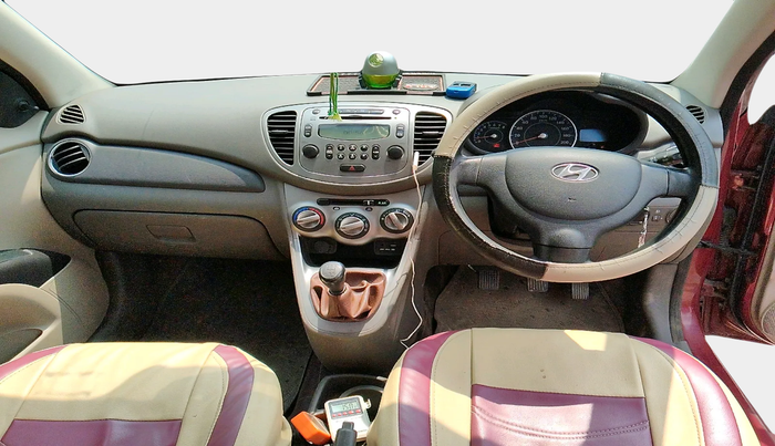 2016 Hyundai i10 SPORTZ 1.1, Petrol, Manual, 1,11,765 km, interior