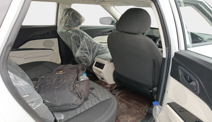 2025 Mahindra XUV 3XO MX2 1.5 Turbo Diesel, Diesel, Manual, 4,835 km, interior