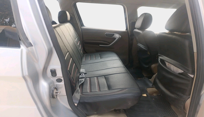 2015 Mahindra TUV300 T8, Diesel, Manual, 1,39,729 km, interior