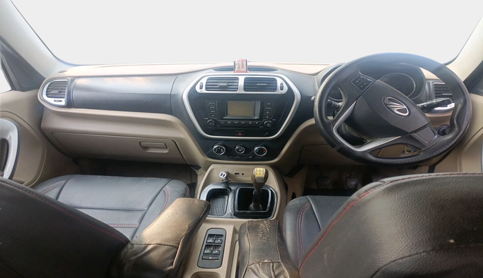 2015 Mahindra TUV300 T8, Diesel, Manual, 1,39,729 km, interior