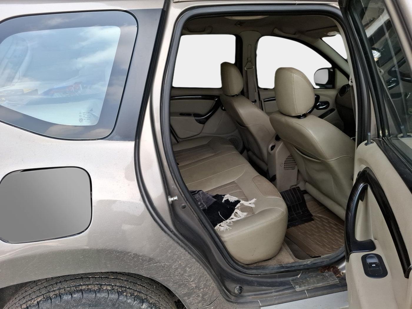 2014 Nissan Terrano XV D THP 110 PS, Diesel, Manual, 1,33,393 km, interior