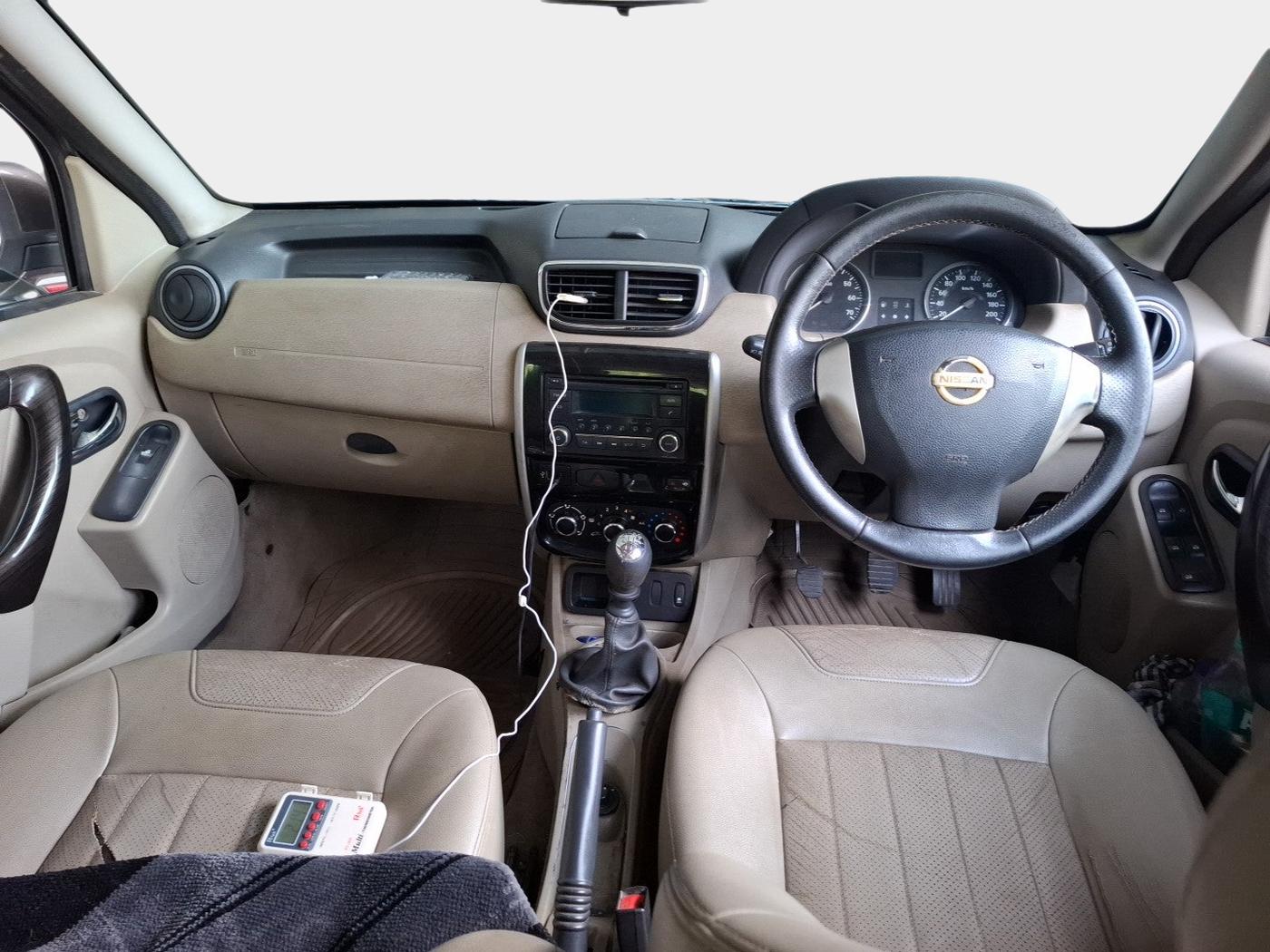 2014 Nissan Terrano XV D THP 110 PS, Diesel, Manual, 1,33,393 km, interior