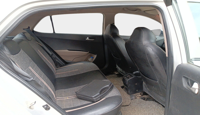 2014 Hyundai Grand i10 SPORTZ 1.2 KAPPA VTVT, Petrol, Manual, 1,56,706 km, interior