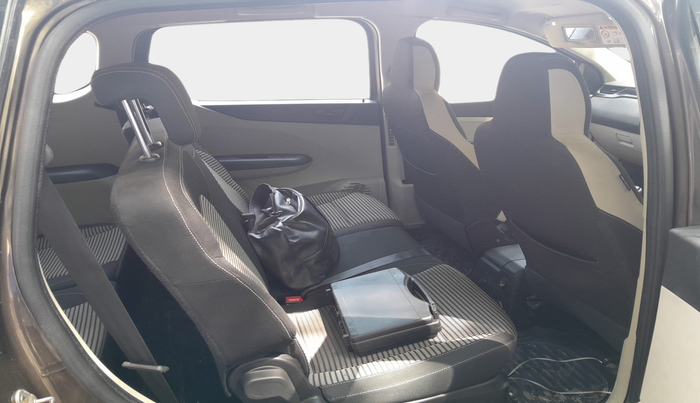 2022 Renault TRIBER RXT, Petrol, Manual, 26,000 km, interior