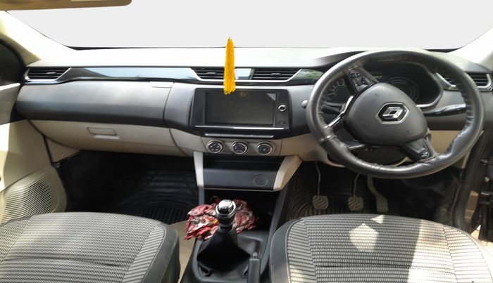 2022 Renault TRIBER RXT, Petrol, Manual, 26,000 km, interior
