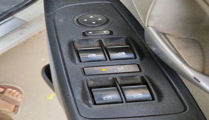 2014 Fiat Linea DYNAMIC 1.3 L ADVANCED MULTIJET, Diesel, Manual, 1,33,412 km, interior