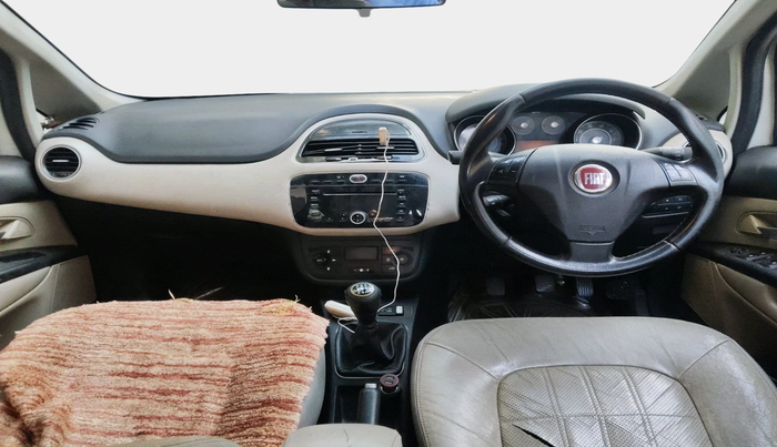 2014 Fiat Linea DYNAMIC 1.3 L ADVANCED MULTIJET, Diesel, Manual, 1,33,412 km, interior