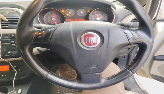 2014 Fiat Linea DYNAMIC 1.3 L ADVANCED MULTIJET, Diesel, Manual, 1,33,412 km, interior