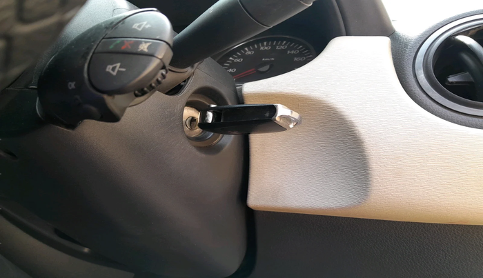 2014 Renault Duster 85 PS RXL DIESEL, Diesel, Manual, 1,01,033 km, interior