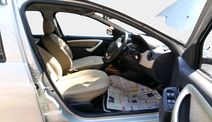 2014 Renault Duster 85 PS RXL DIESEL, Diesel, Manual, 1,01,033 km, interior