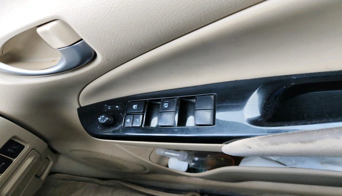 2018 Toyota YARIS V MT, Petrol, Manual, 1,07,396 km, interior