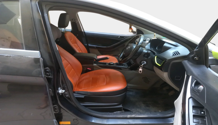 2018 Tata NEXON KRAZ MT DIESEL, Diesel, Manual, 92,332 km, interior