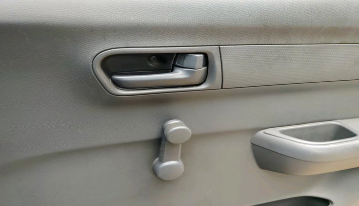 2010 Maruti Swift LXI, Petrol, Manual, 25,215 km, interior