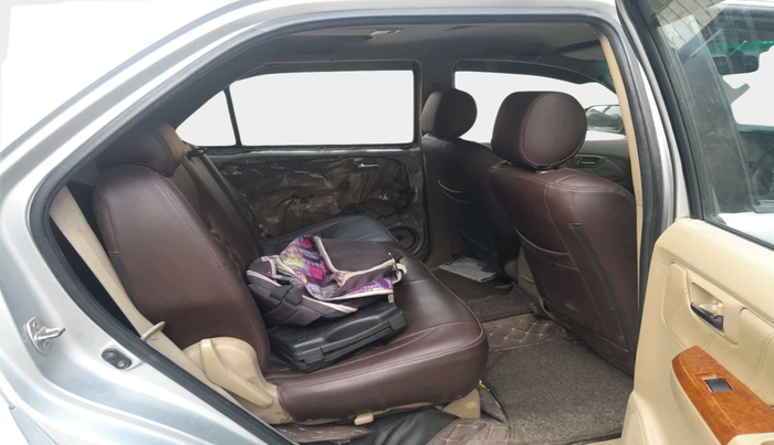 2011 Toyota Fortuner 3.0 4X4 MT, Diesel, Manual, 1,04,754 km, interior