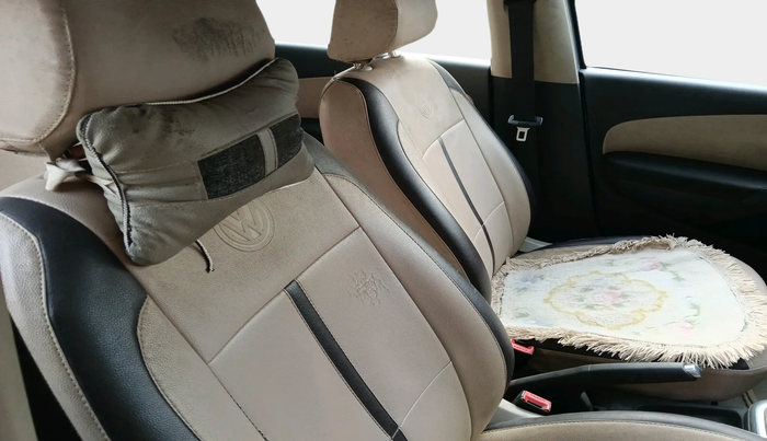 2011 Volkswagen Polo HIGHLINE1.2L, Petrol, Manual, 1,55,882 km, interior