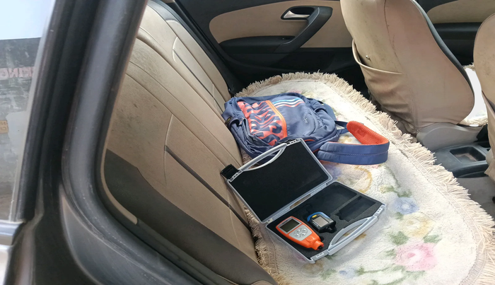 2011 Volkswagen Polo HIGHLINE1.2L, Petrol, Manual, 1,55,882 km, interior