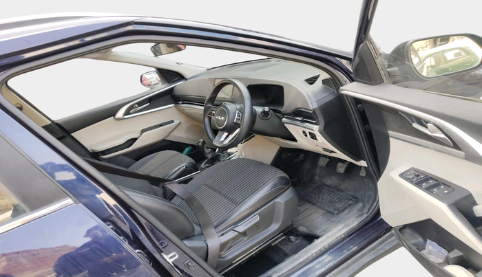 2022 KIA CARENS PRESTIGE PLUS 1.4 PETROL 7 STR, Petrol, Manual, 90,000 km, interior