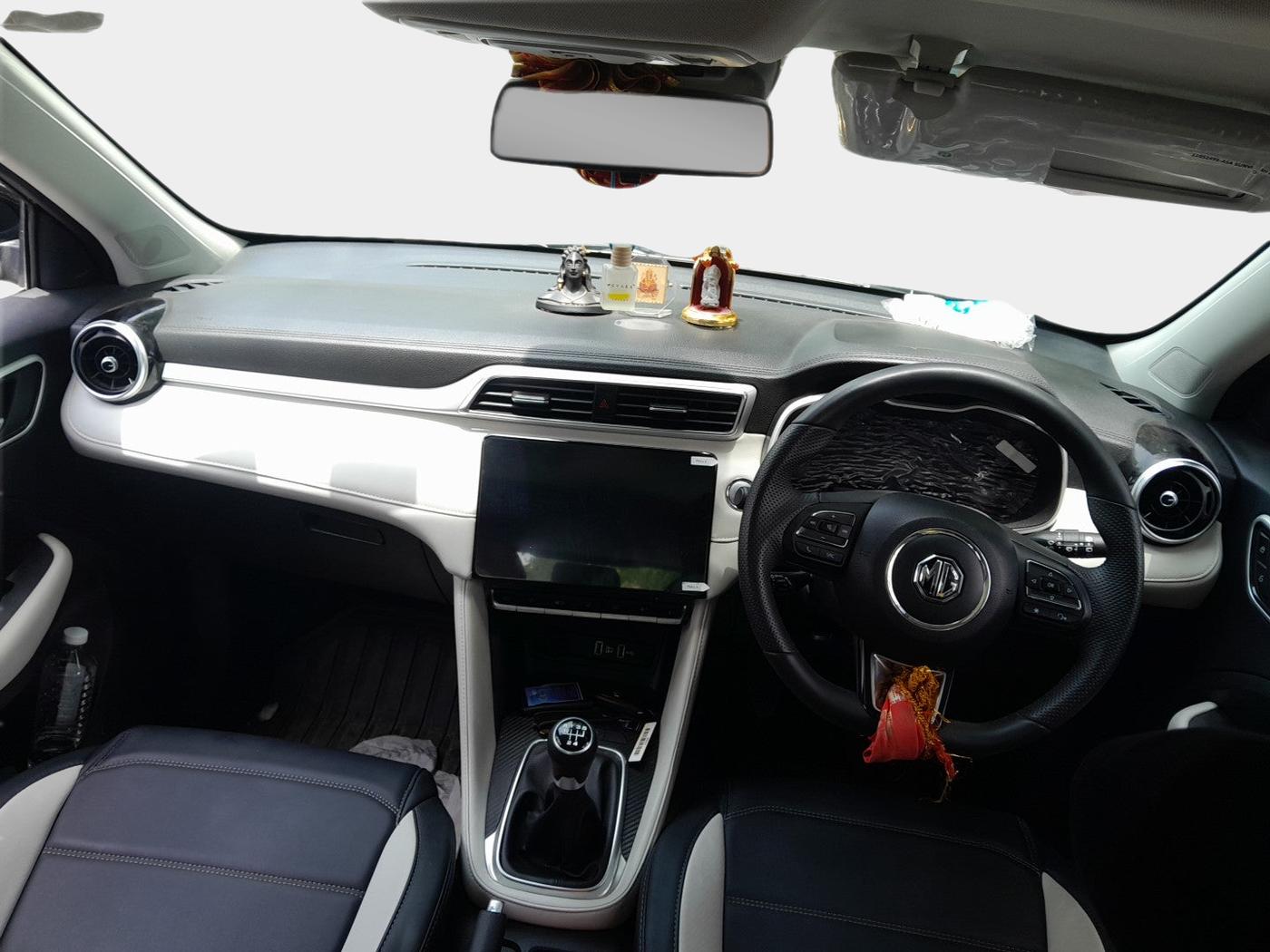 2024 MG ASTOR Select 1.5 MT (Ivory), Petrol, Manual, 8,909 km, interior