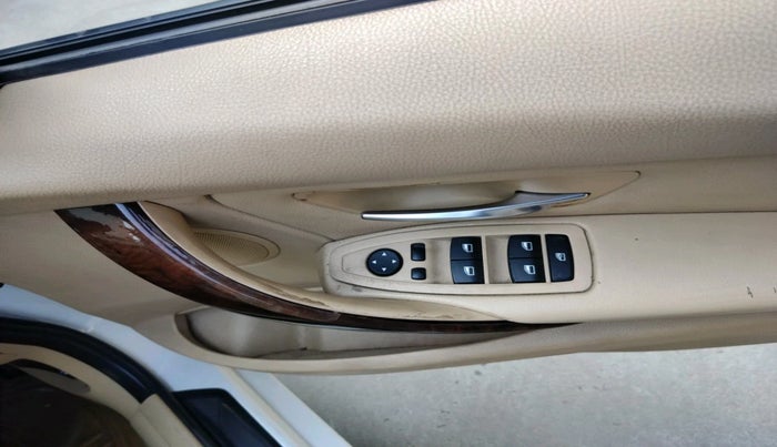 2012 BMW 3 Series 320d, Diesel, Automatic, 71,659 km, interior