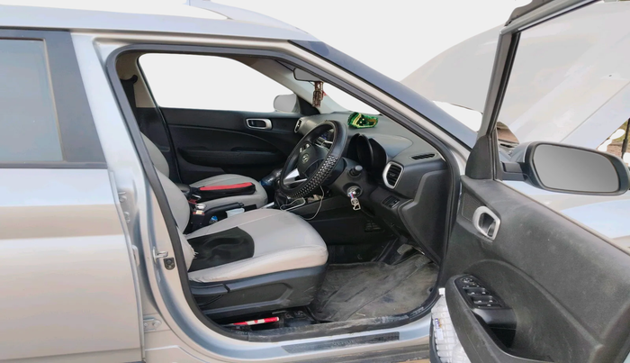 2020 Hyundai VENUE S 1.2, Petrol, Manual, 70,128 km, interior